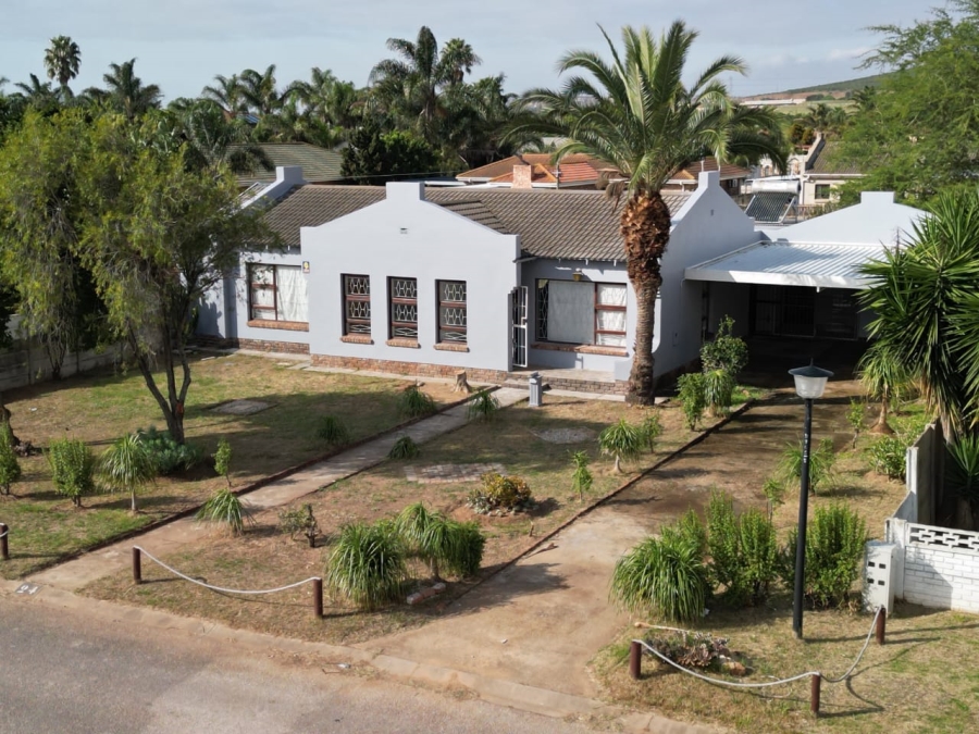 4 Bedroom Property for Sale in Windsor Park Eastern Cape